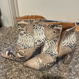 Snake heels